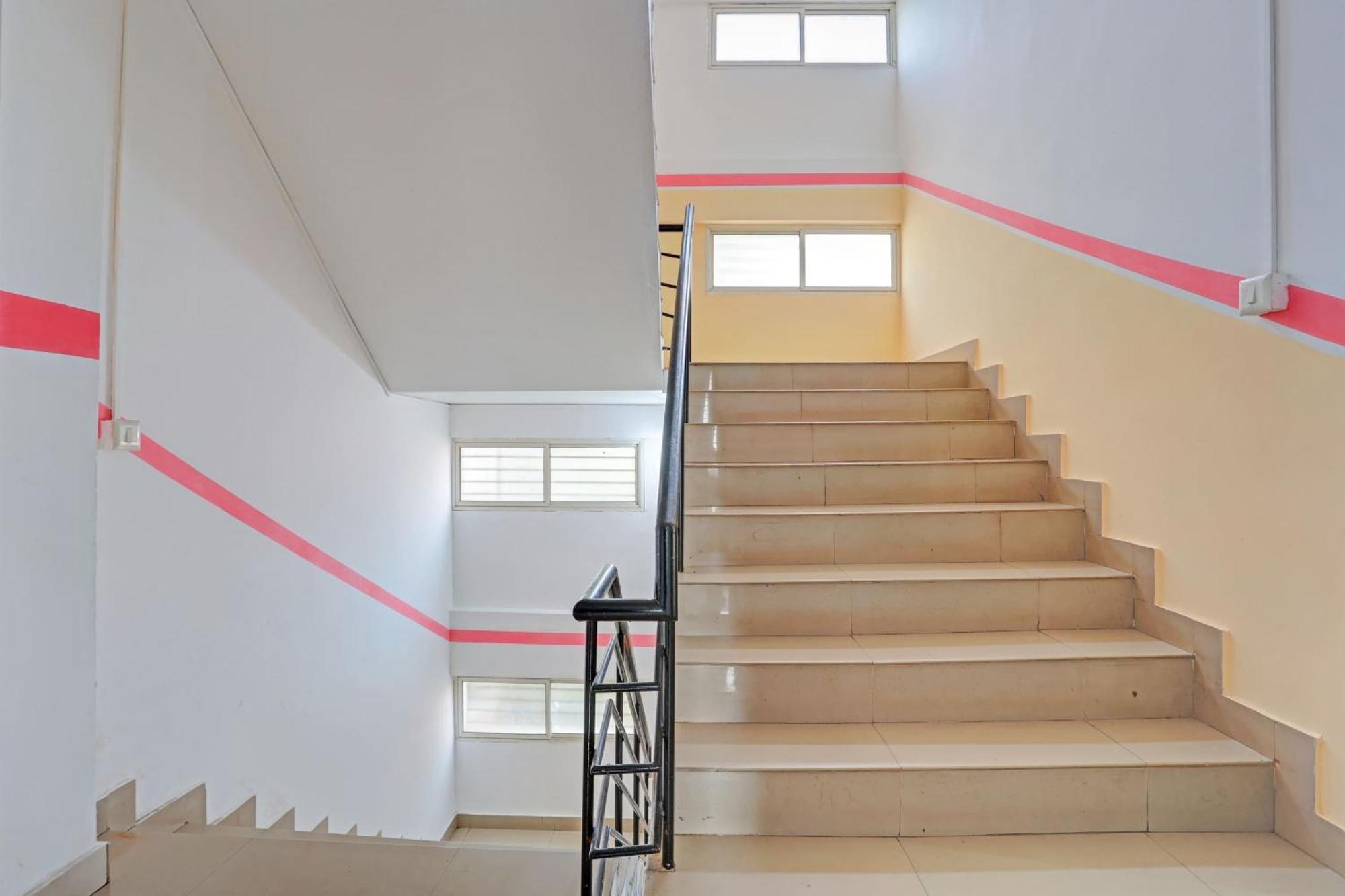 Spot On The New View Regency Otel Thiruvananthapuram Dış mekan fotoğraf