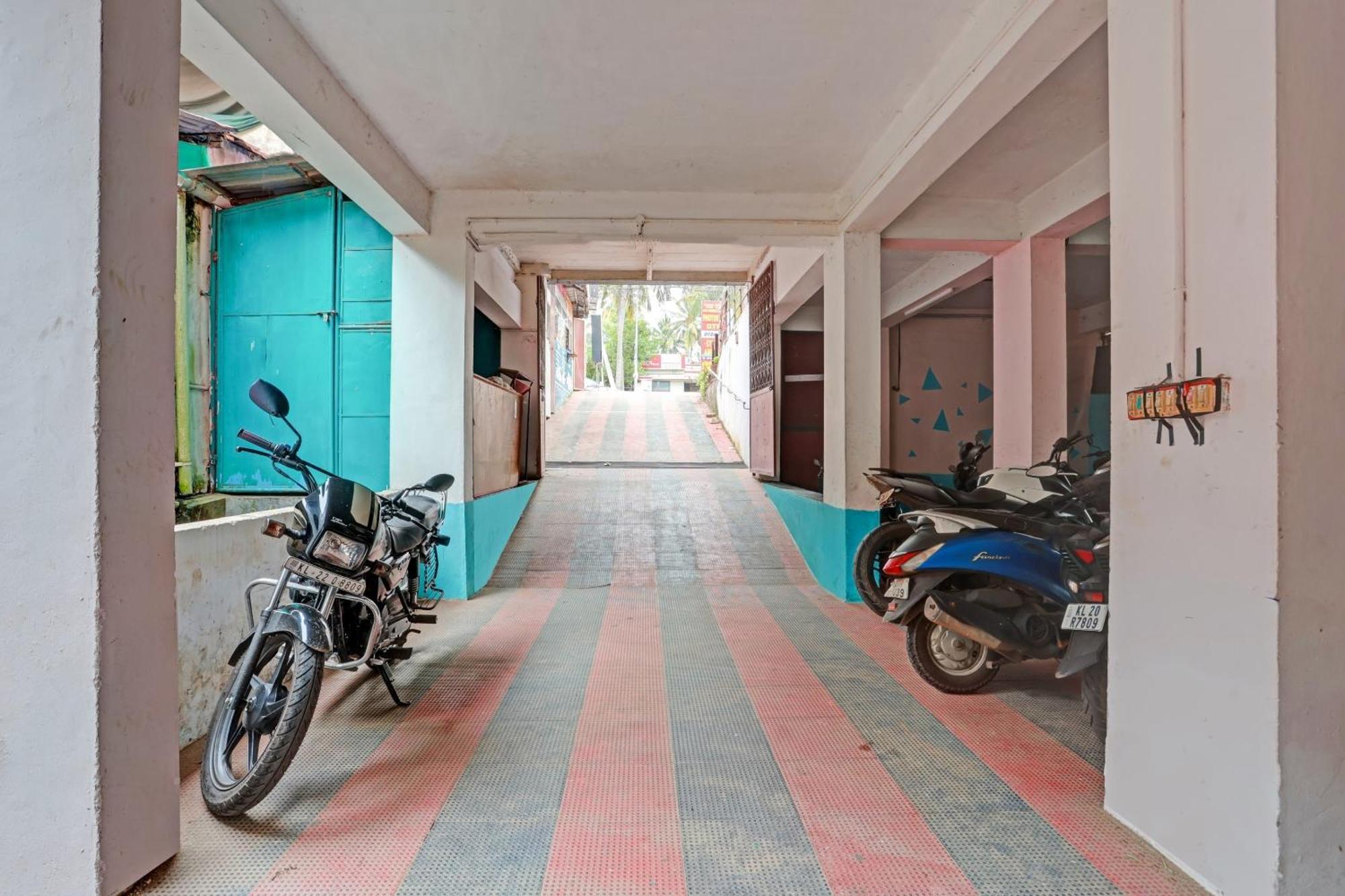 Spot On The New View Regency Otel Thiruvananthapuram Dış mekan fotoğraf