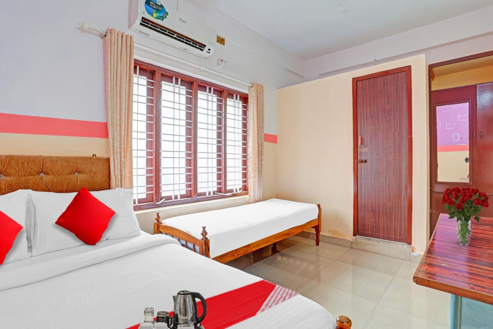 Spot On The New View Regency Otel Thiruvananthapuram Dış mekan fotoğraf