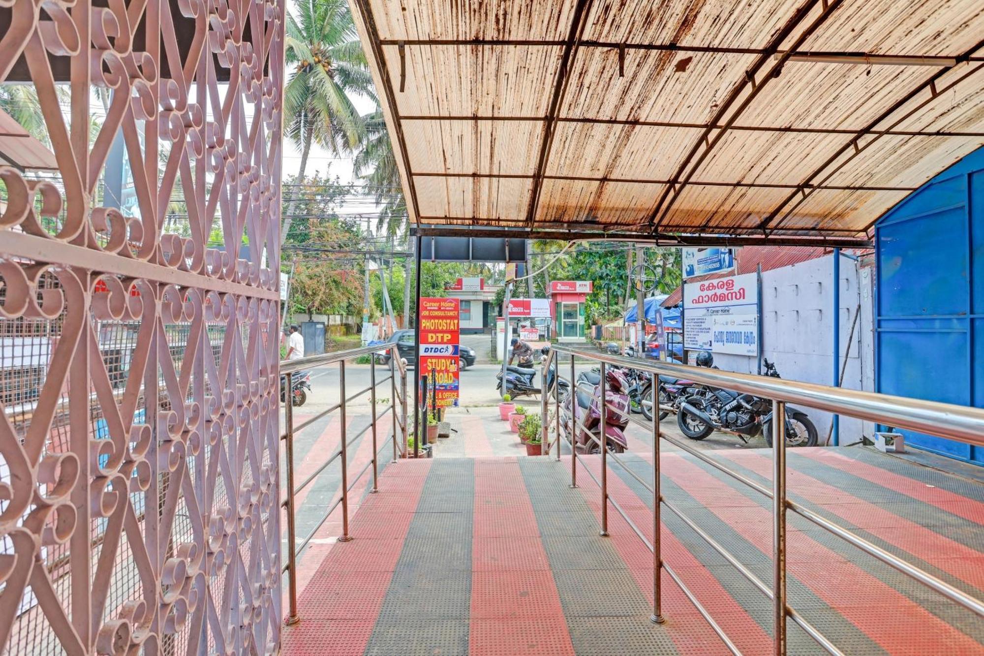 Spot On The New View Regency Otel Thiruvananthapuram Dış mekan fotoğraf